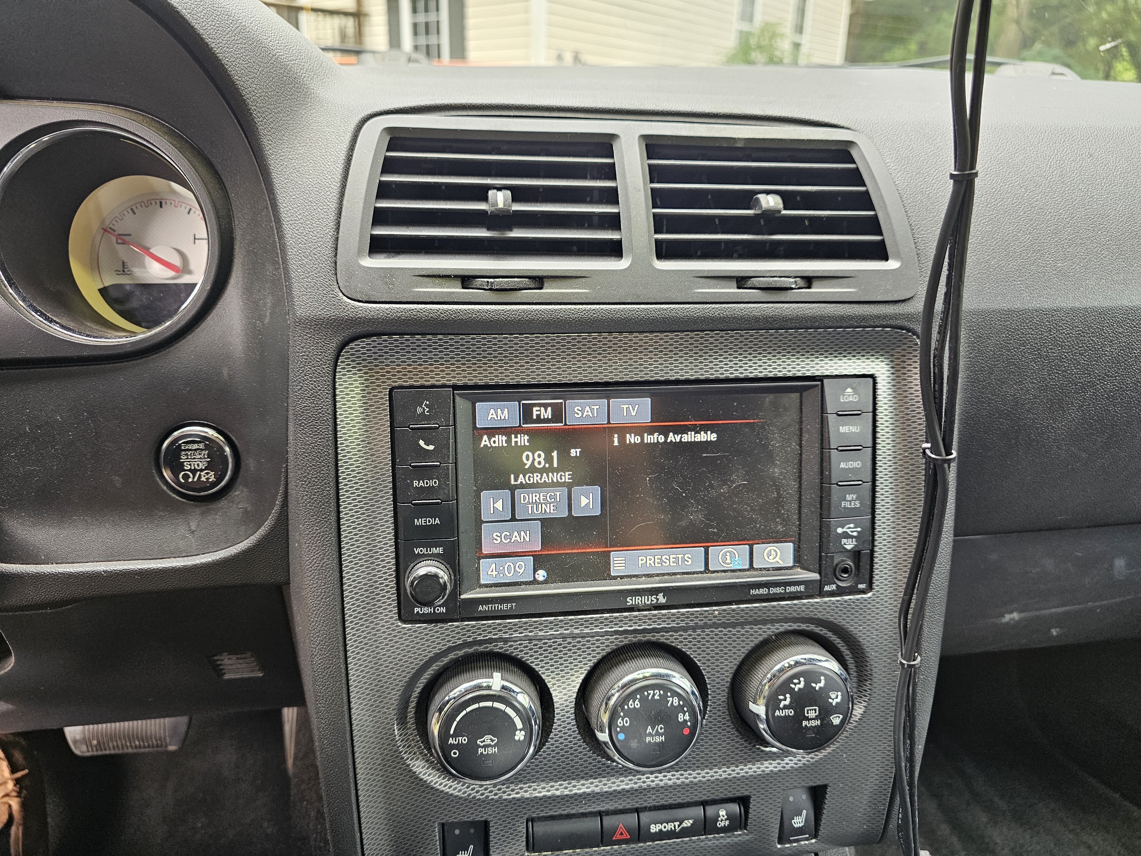 Used 2014 Dodge Challenger R/T RWD image 21