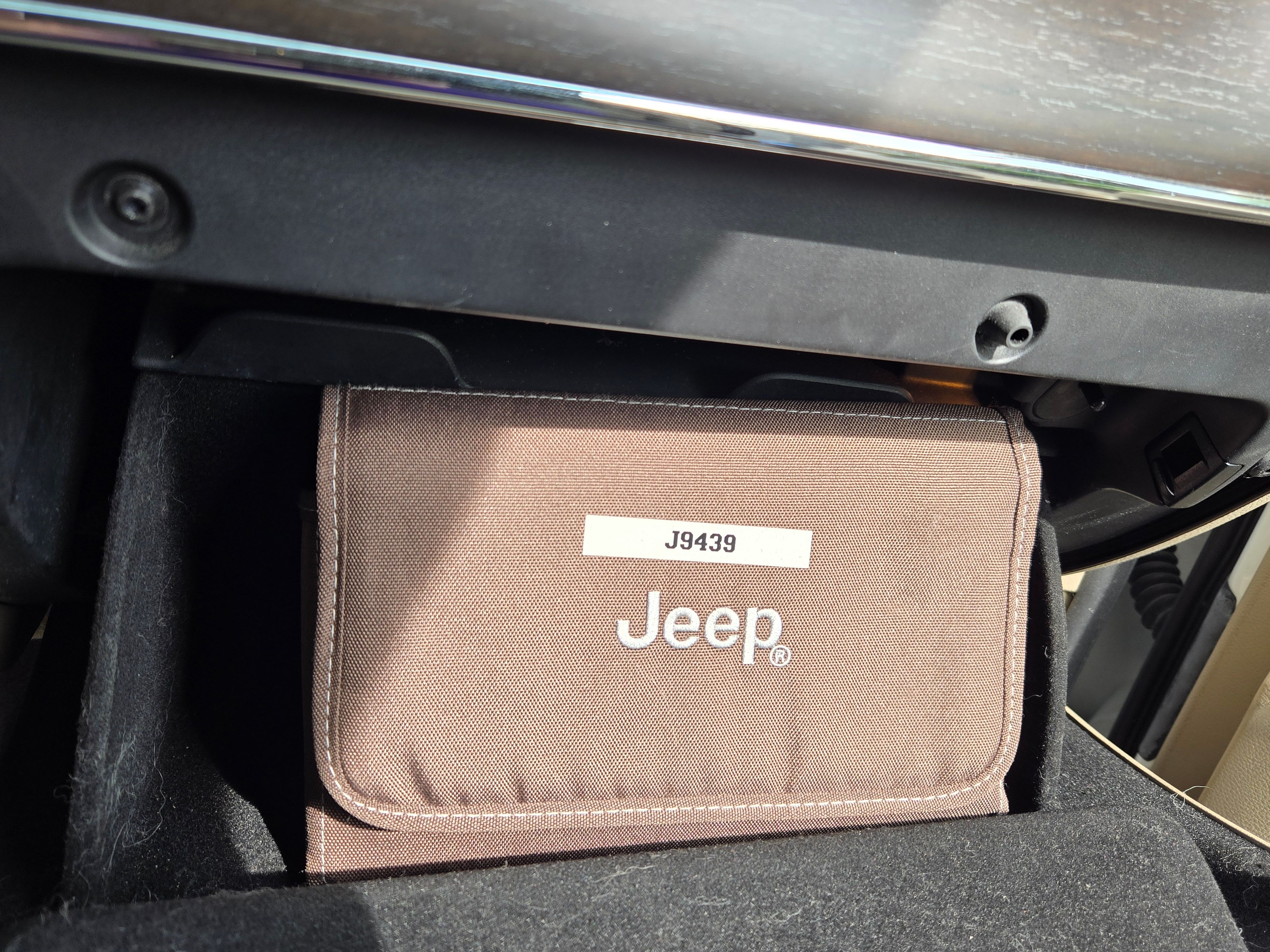 Used 2017 Jeep Grand Cherokee Limited AWD/4WD image 26