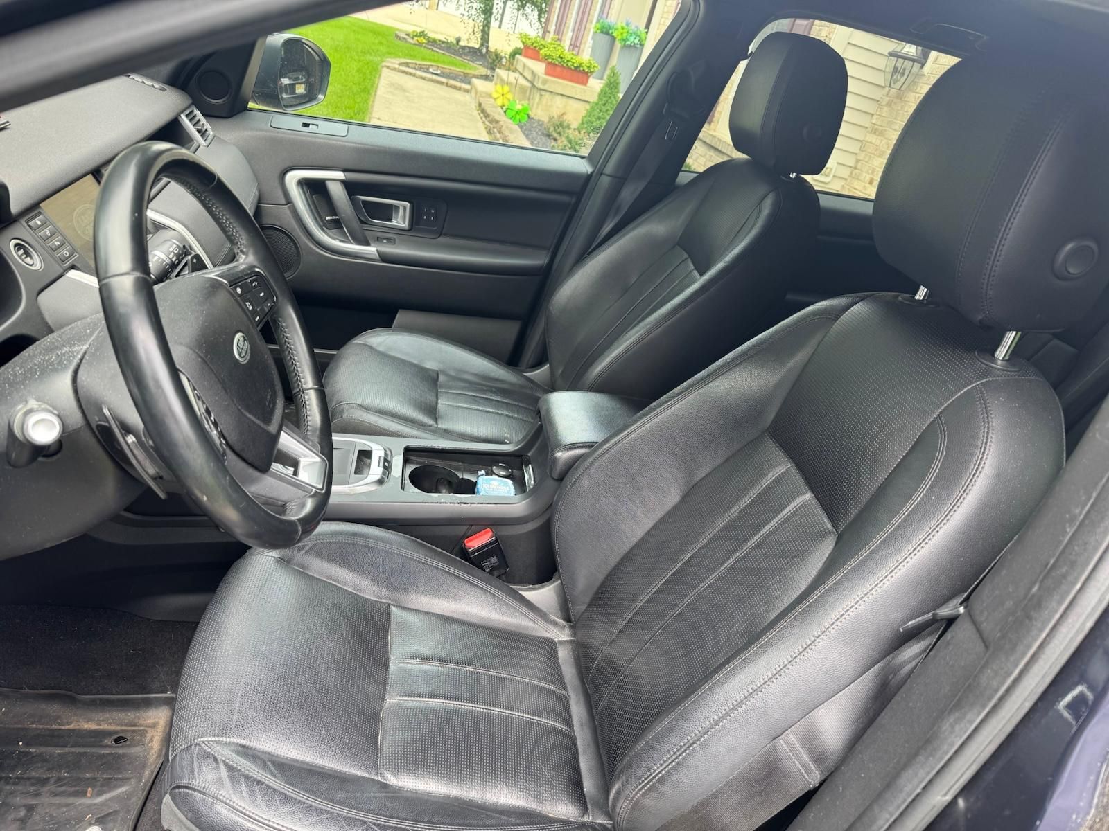 Used 2017 Land Rover Discovery Sport HSE AWD/4WD image 2