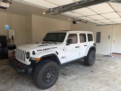 Used 2022 Jeep Wrangler Unlimited Rubicon w/ Xtreme Recon 35" Tire Package AWD/4WD image 4