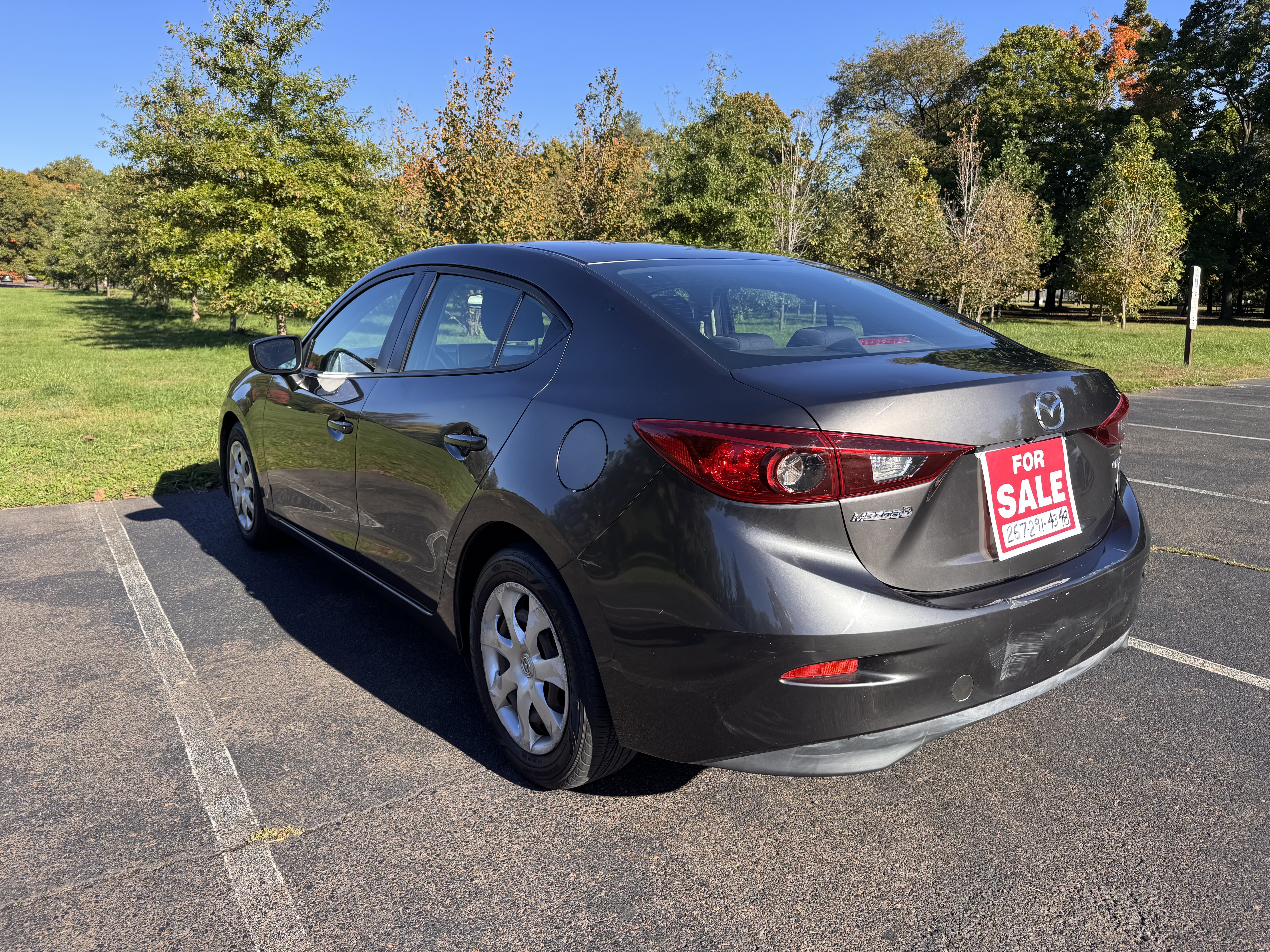 Used 2017 MAZDA MAZDA3 Sport FWD image 4