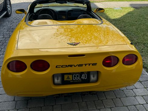 Used 2002 Chevrolet Corvette Convertible w/ Preferred Equipment Group2 RWD image 12
