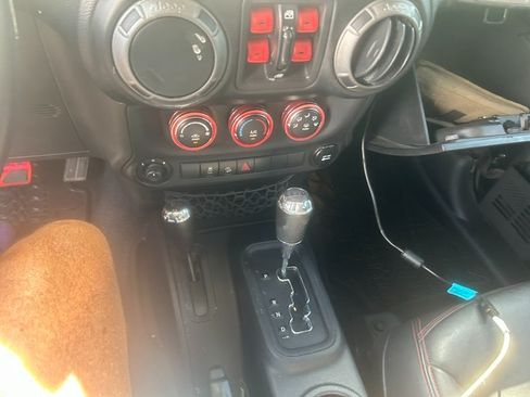 Used 2013 Jeep Wrangler Unlimited Sport AWD/4WD image 27