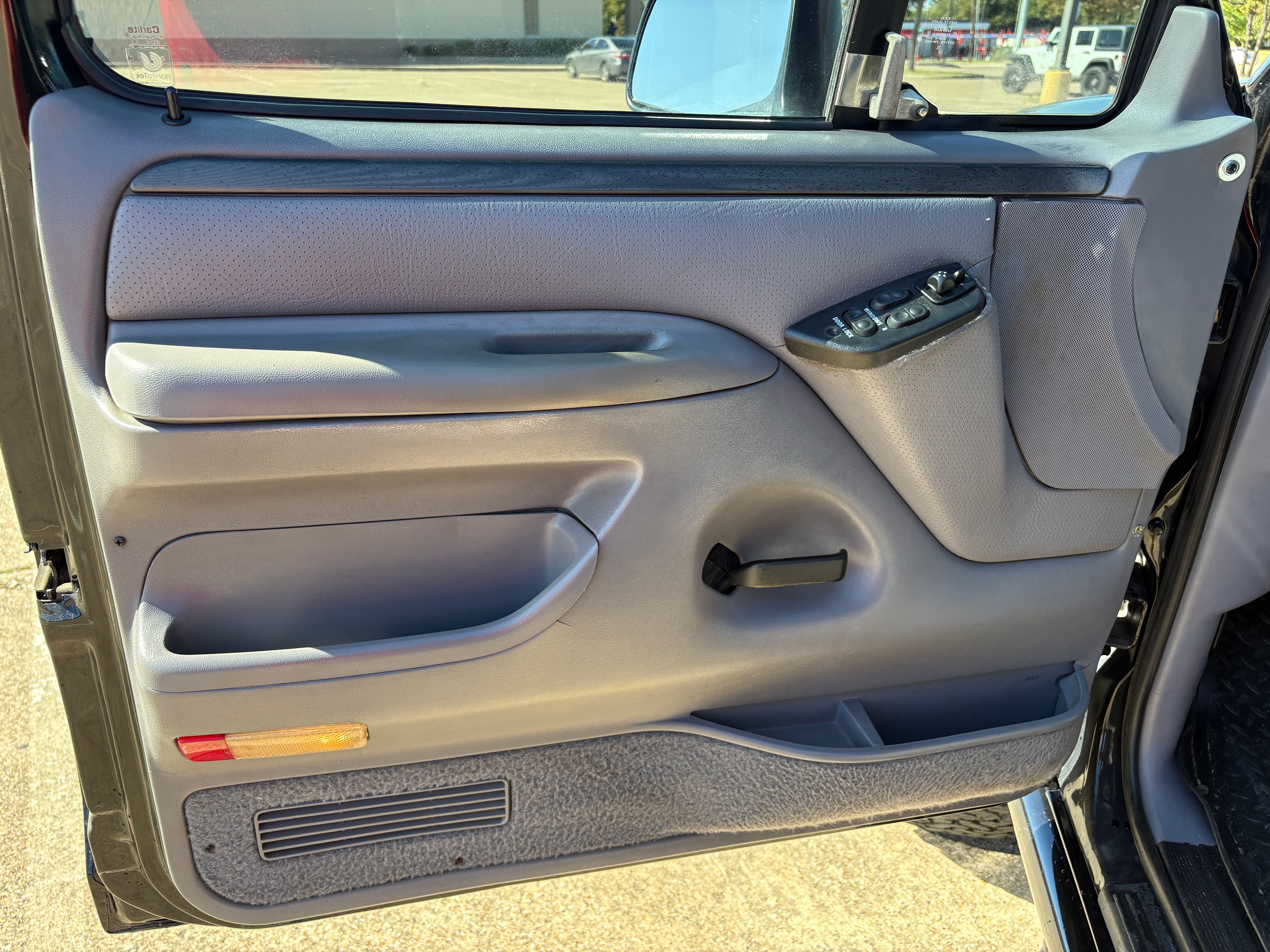 Used 1994 Ford Bronco AWD/4WD image 11