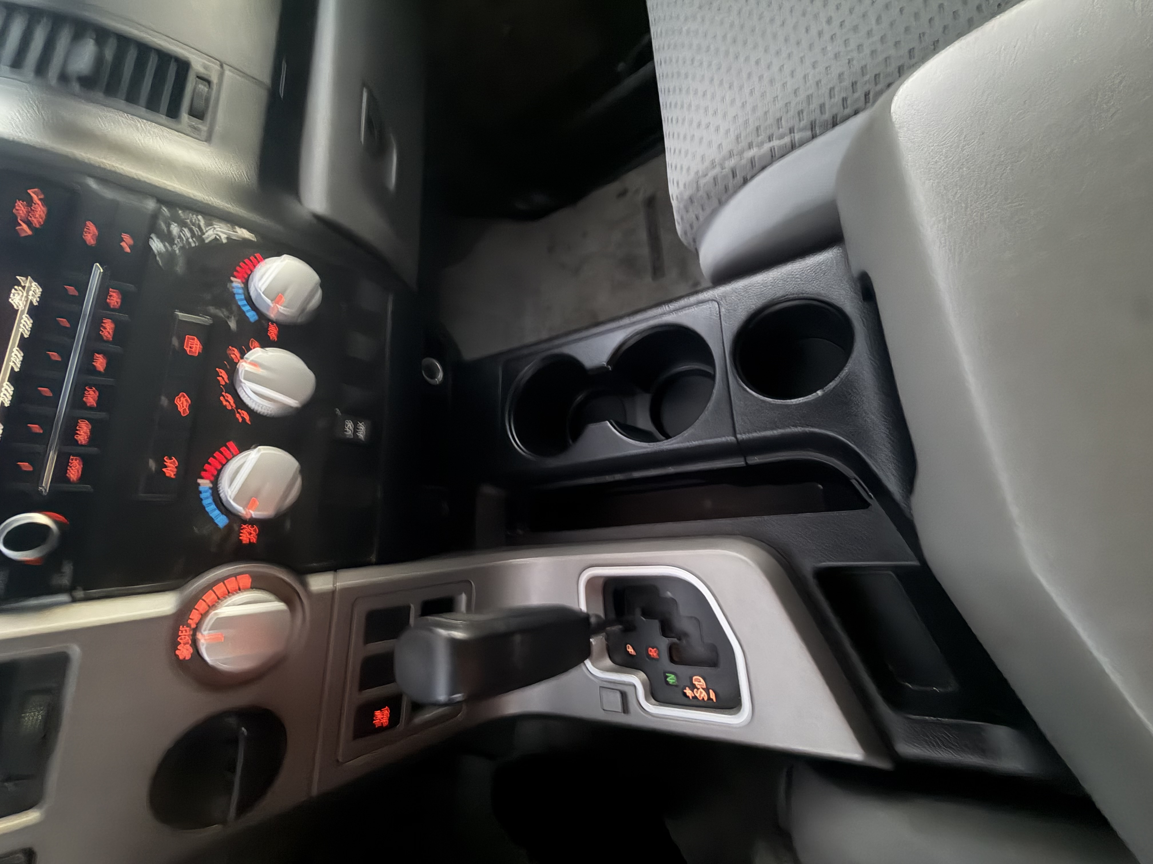 Used 2011 Toyota Tundra 2WD CrewMax w/ SR5 Pkg image 14