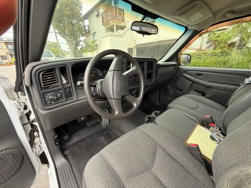 Used 2005 GMC Sierra 1500 W/T RWD image 6