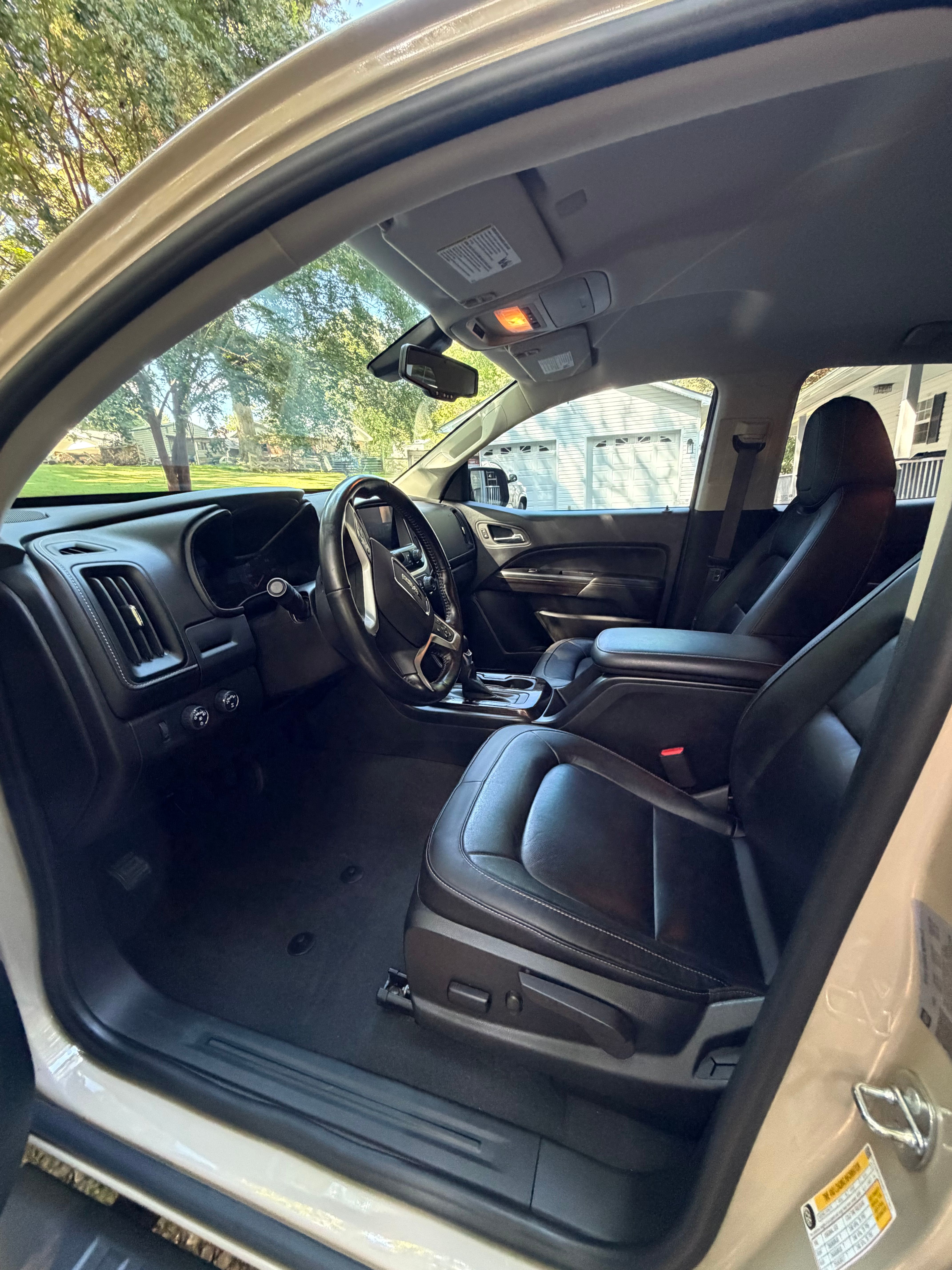 Used 2022 GMC Canyon Elevation w/ Elevation Premium Package AWD/4WD image 16