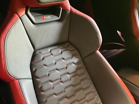 Used 2023 Audi RS e-tron GT image 30