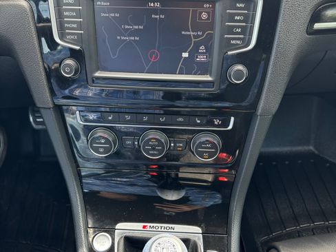 Used 2016 Volkswagen Golf R 4-Door AWD/4WD image 9