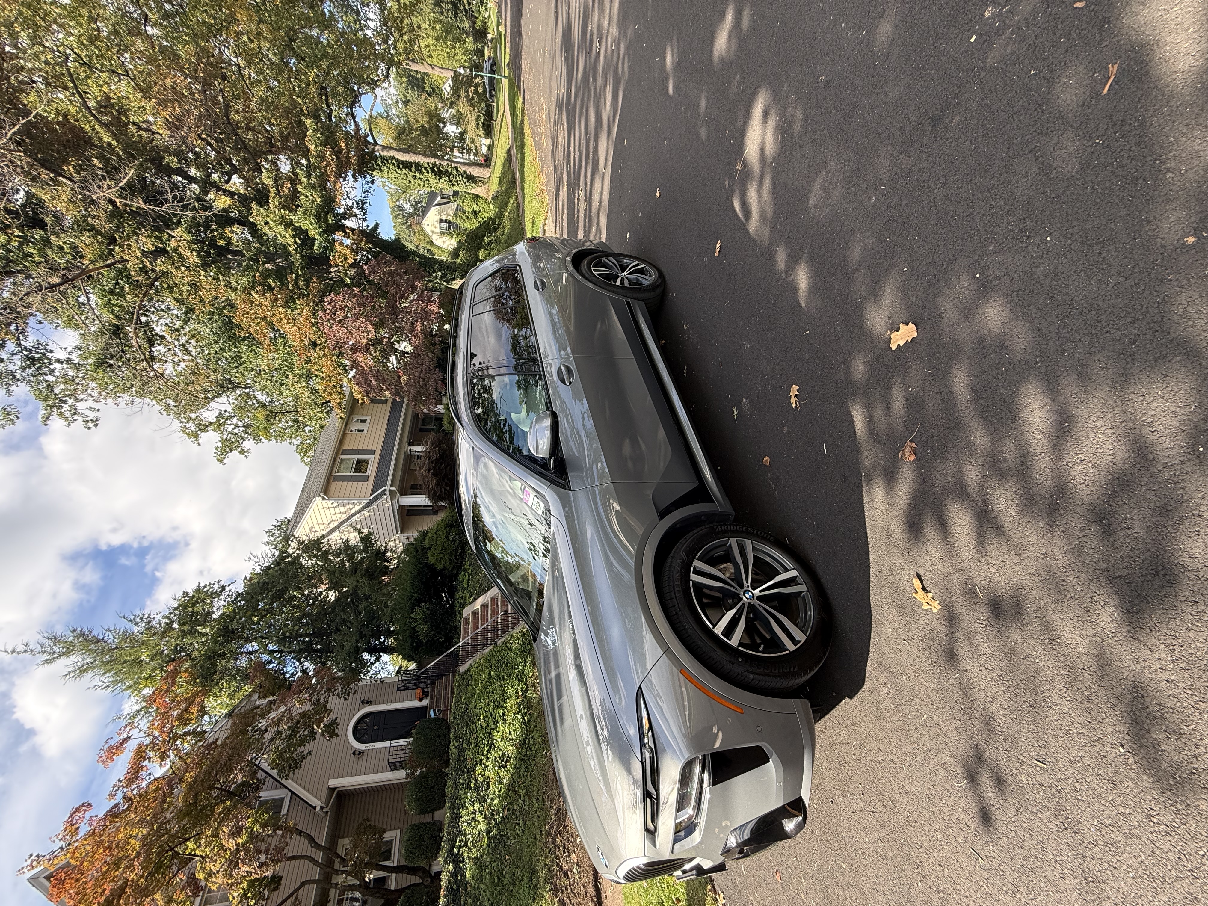 Used 2023 BMW X7 xDrive40i w/ M Sport Package AWD/4WD image 1