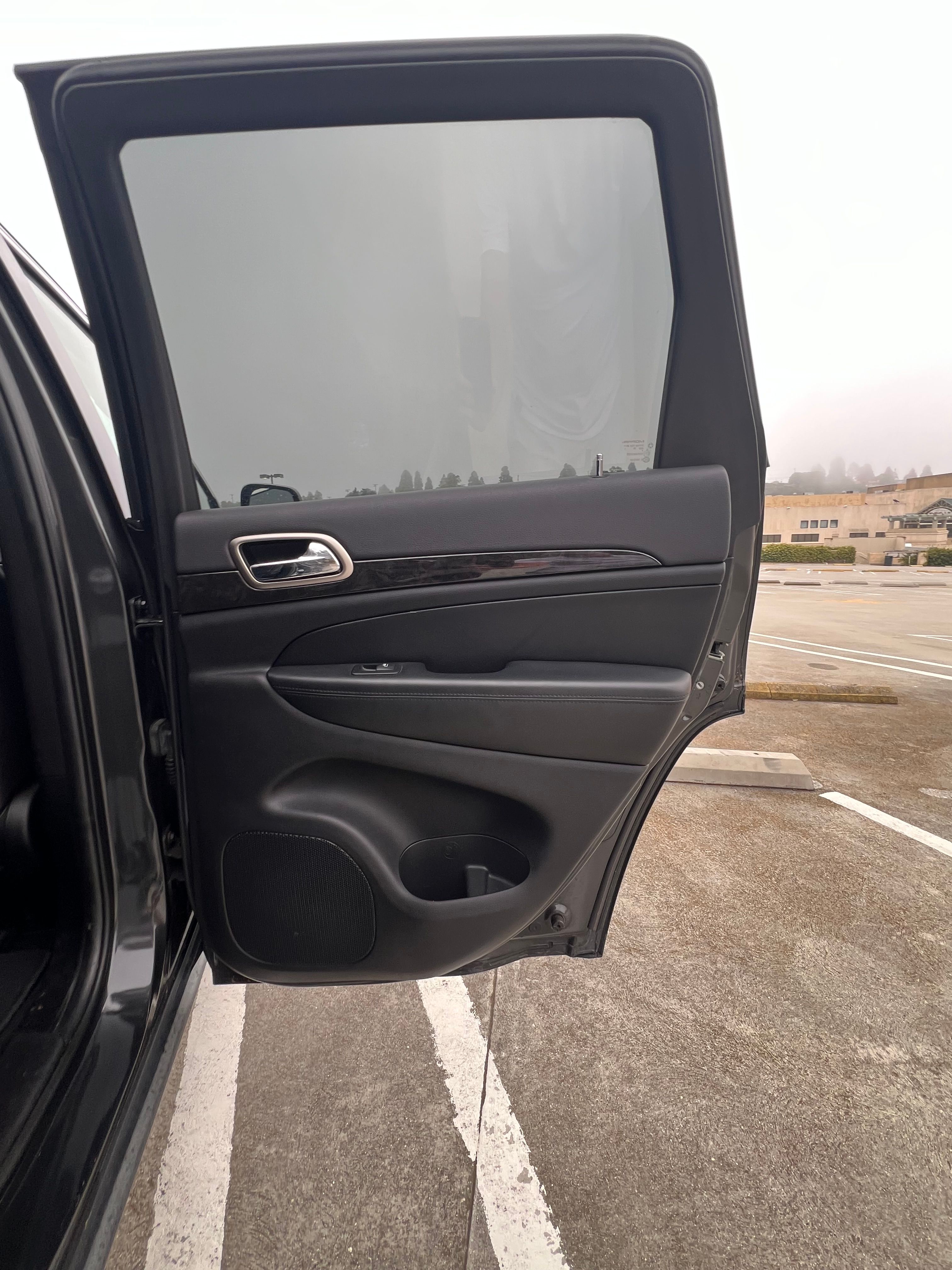 Used 2011 Jeep Grand Cherokee Laredo RWD image 13