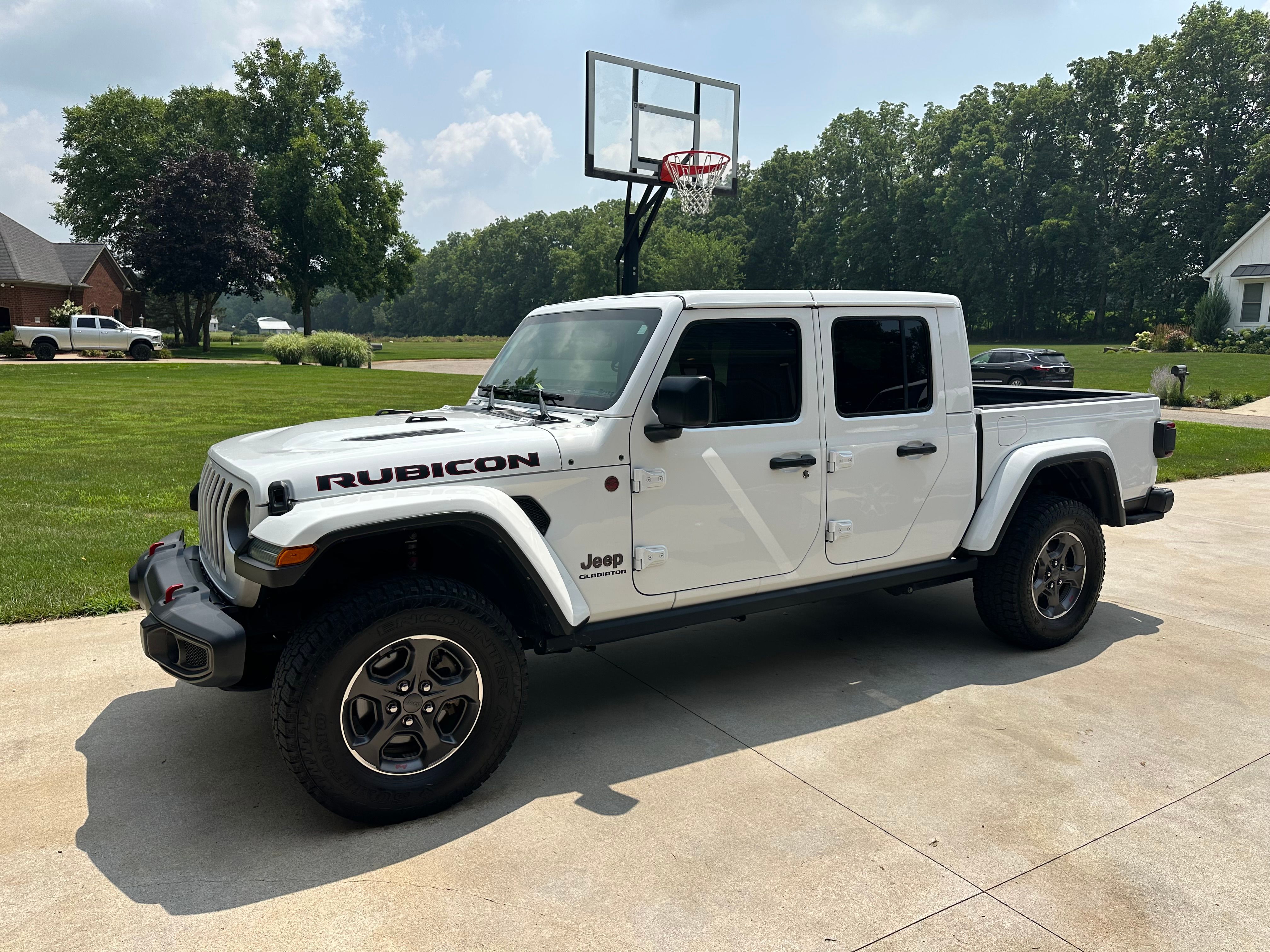 Used 2022 Jeep Gladiator Rubicon w/ LED Lighting Group AWD/4WD image 1