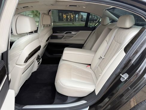 Used 2016 BMW 750i 750i Sedan 4D image 10