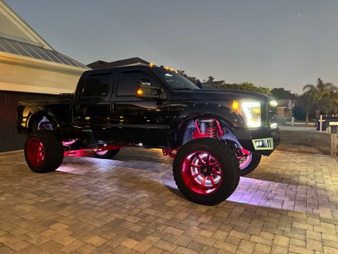 Used 2014 Ford F350 Platinum image 16