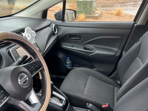 Used 2021 Nissan Versa S FWD image 5