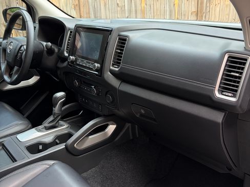Used 2024 Nissan Frontier SL w/ Technology Package RWD image 16