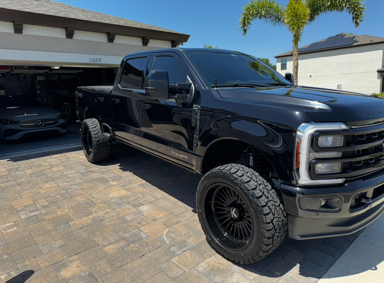 Used 2024 Ford F250 Lariat w/ Lariat Ultimate Package AWD/4WD image 2
