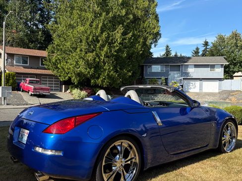 Used 2004 Nissan 350Z Touring RWD image 5