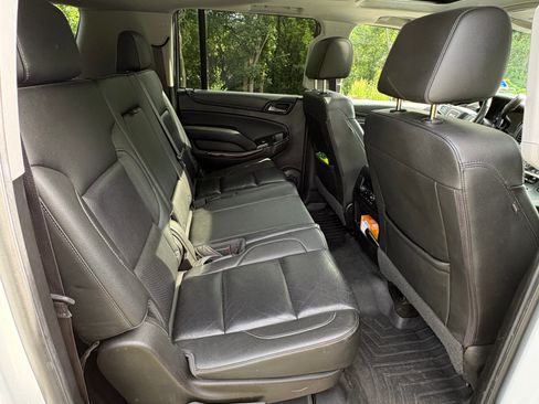 Used 2017 GMC Yukon XL SLT w/ Open Road Package AWD/4WD image 15