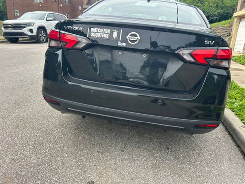 Used 2020 Nissan Versa SV FWD image 4