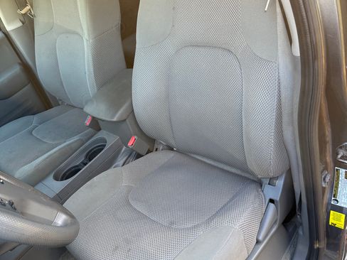 Used 2016 Nissan Frontier SV w/ SV Value Truck Pkg image 10