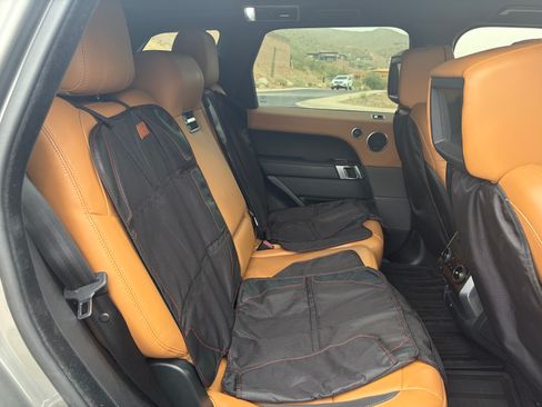 Used 2019 Land Rover Range Rover Sport Supercharged AWD/4WD image 12