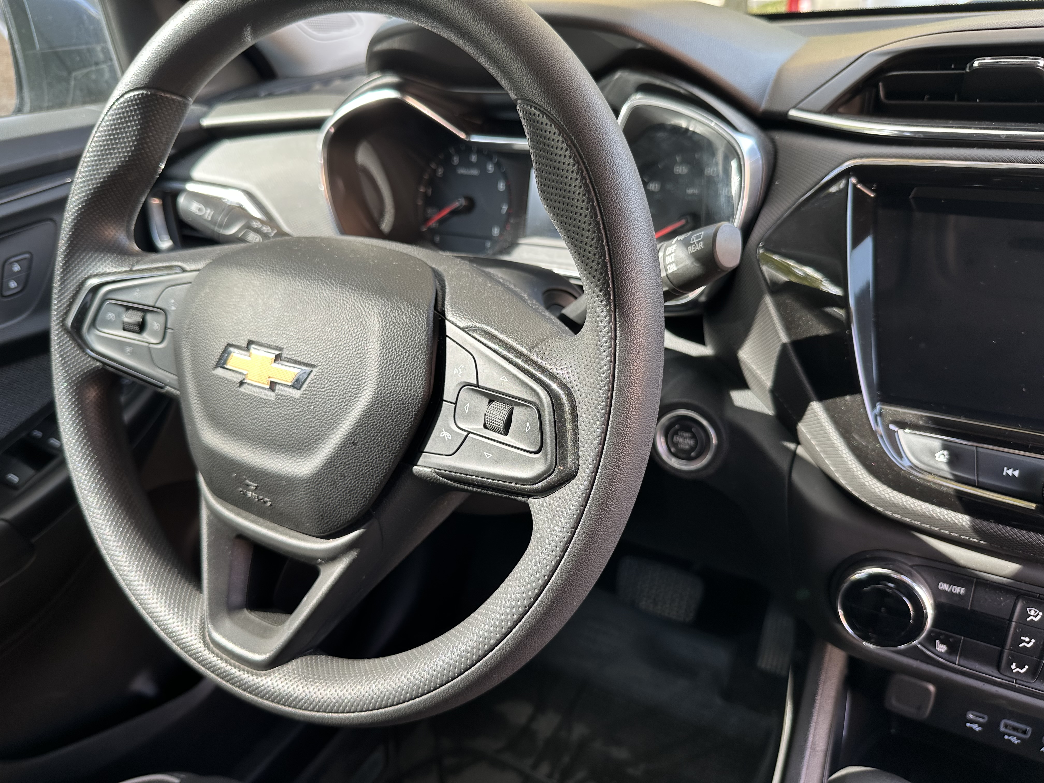 Used 2021 Chevrolet TrailBlazer LT w/ Convenience Package FWD image 28