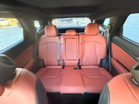 Used 2025 Kia Sportage SX Prestige image 11