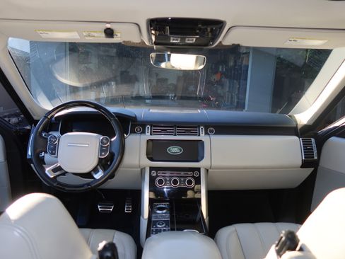 Used 2017 Land Rover Range Rover Supercharged AWD/4WD image 4