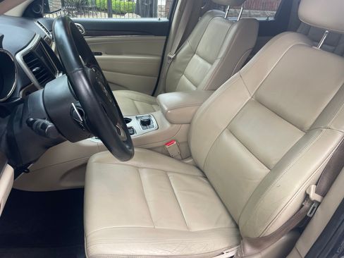 Used 2017 Jeep Grand Cherokee Limited AWD/4WD image 14