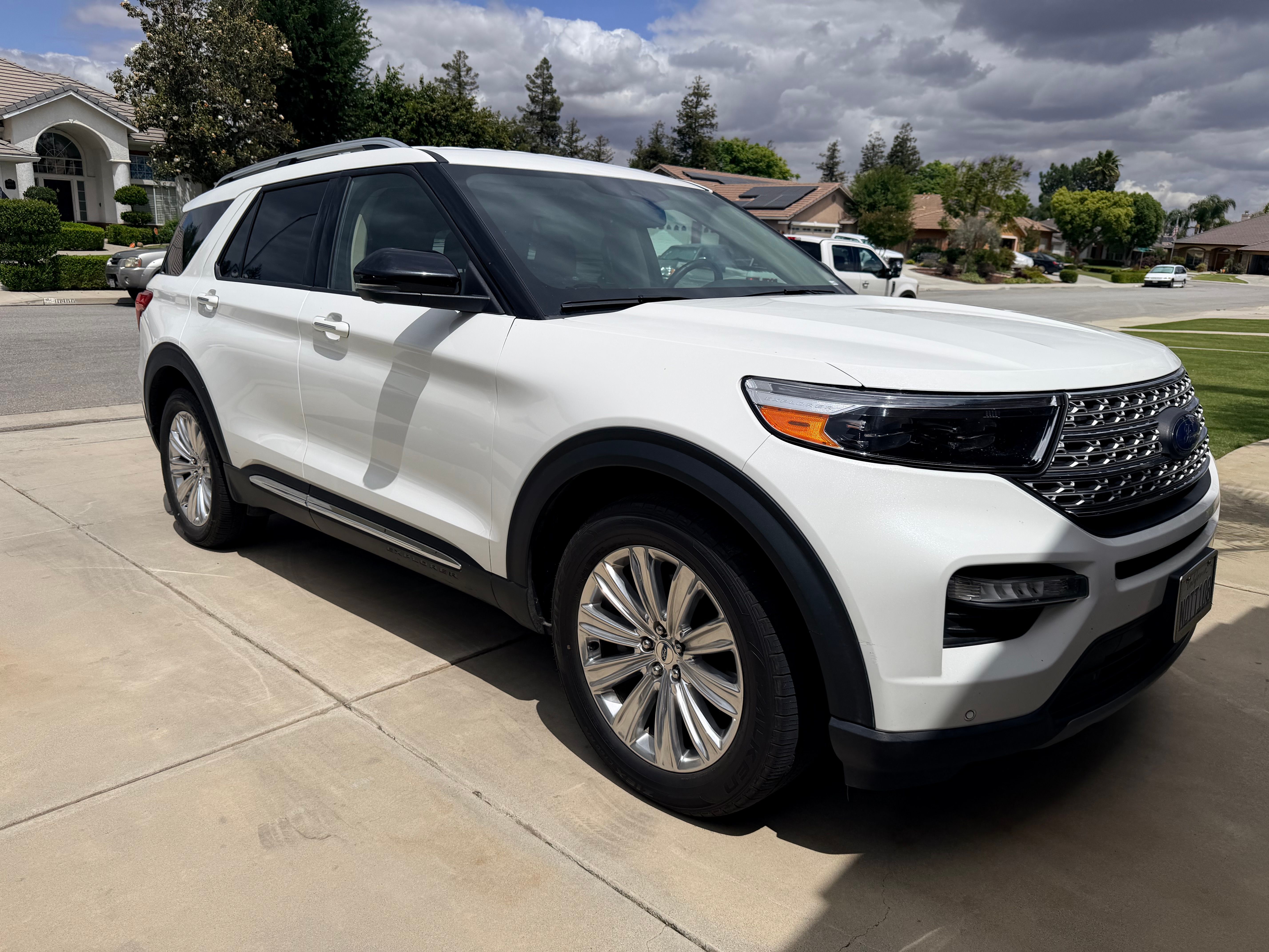 Used 2022 Ford Explorer Limited w/ Hybrid Equipment Group 310A RWD image 1