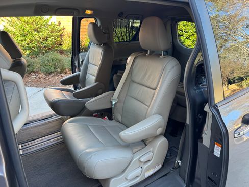 Used 2016 Toyota Sienna XLE image 14