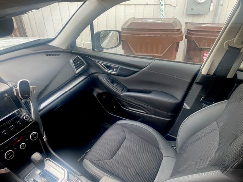 Used 2020 Subaru Forester Premium image 18