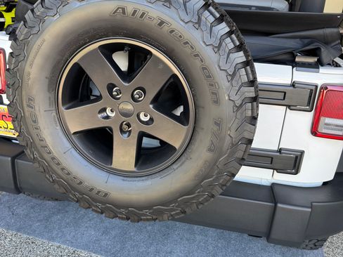 Used 2008 Jeep Wrangler X AWD/4WD image 5