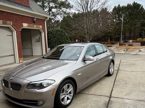 Used 2013 BMW 528i 528i Sedan 4D image 2