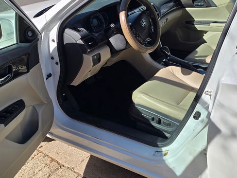 Used 2017 Honda Accord EX-L image 5