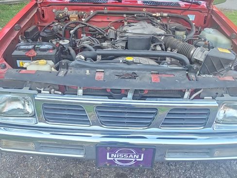 Used 1995 Nissan Pickup XE image 9