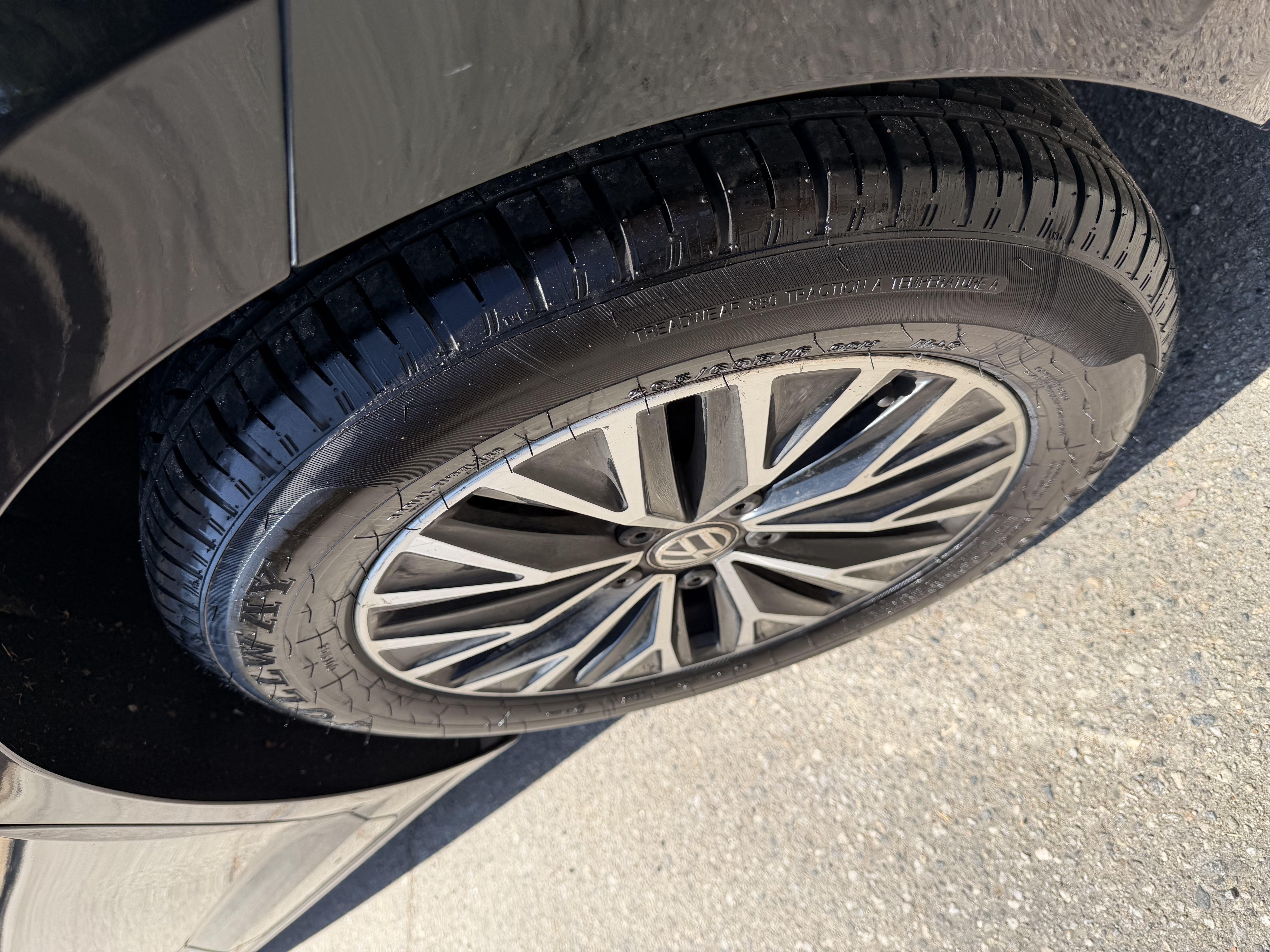 Used 2019 Volkswagen Jetta SE w/ Cold Weather Package FWD image 28