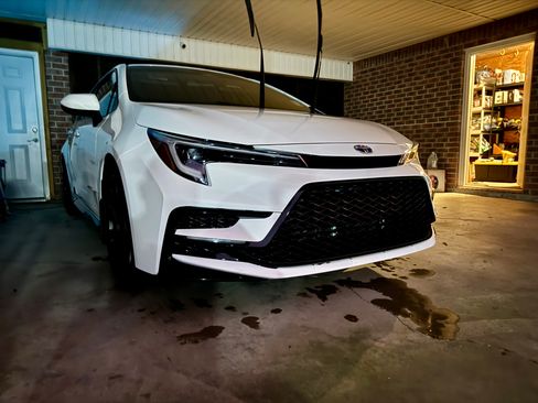 Used 2024 Toyota Corolla SE FWD image 2