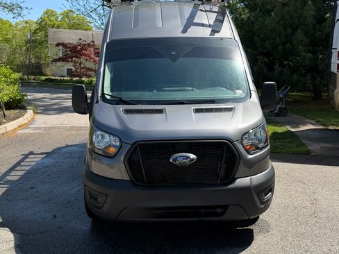 Used 2023 Ford Transit 250 148 High Roof AWD image 4