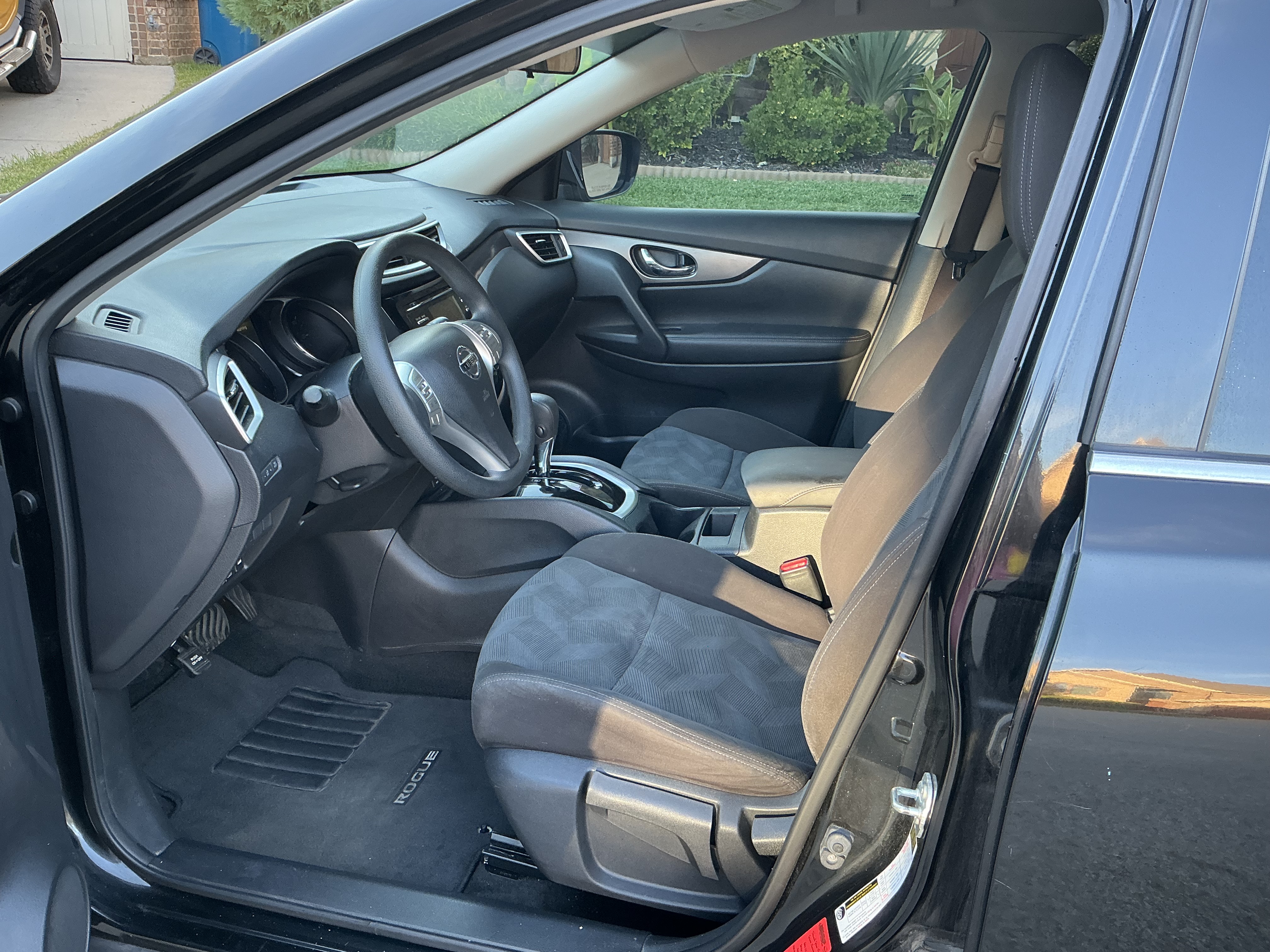 Used 2016 Nissan Rogue S AWD/4WD image 6