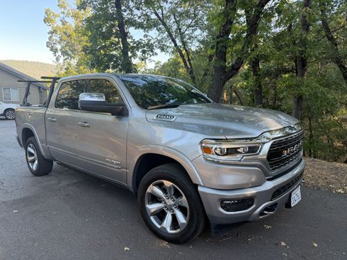 Used 2022 RAM 1500 Limited AWD/4WD image 1