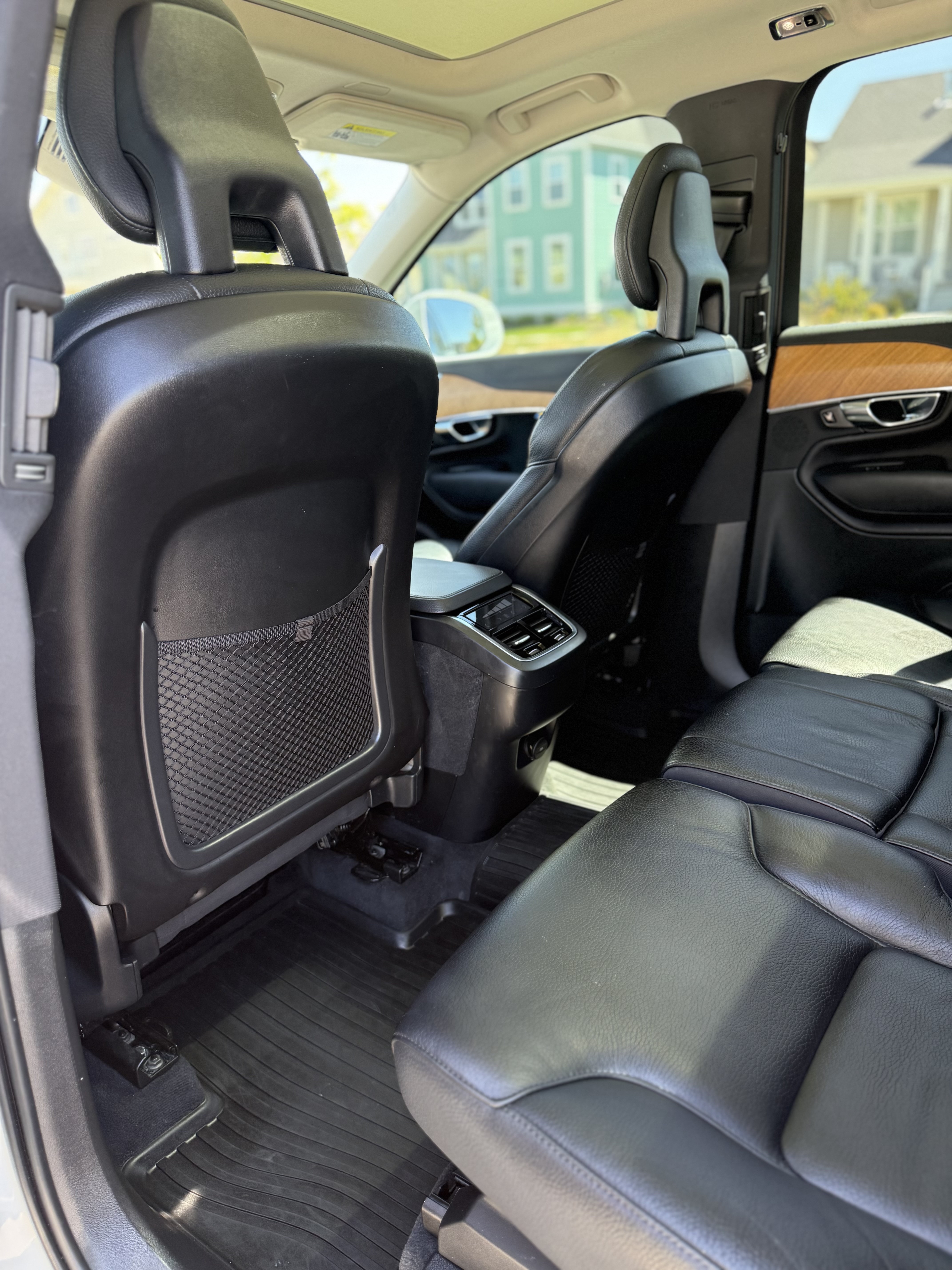 Used 2021 Volvo XC90 T5 Momentum w/ Protection Package AWD/4WD image 17