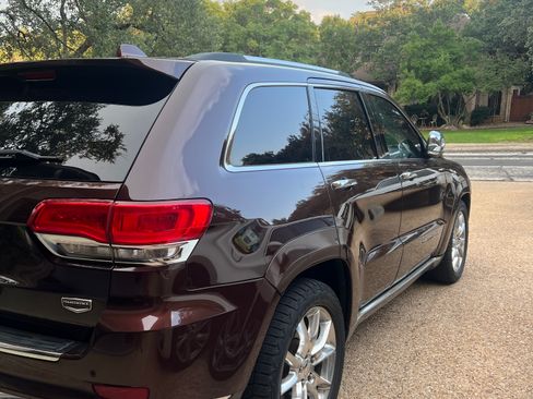 Used 2014 Jeep Grand Cherokee Summit image 10