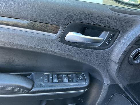 Used 2017 Chrysler 300 C w/ Safetytec Plus Group RWD image 16