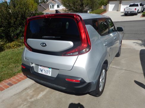 Used 2020 Kia Soul LX image 8