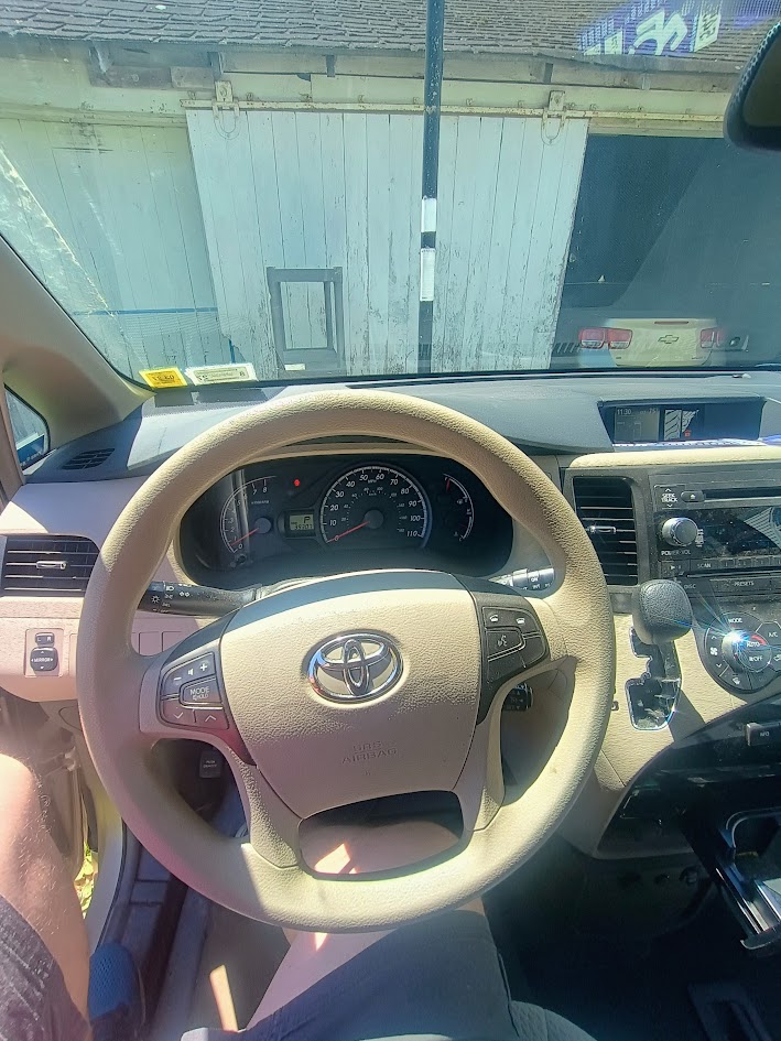 Used 2013 Toyota Sienna LE FWD image 12