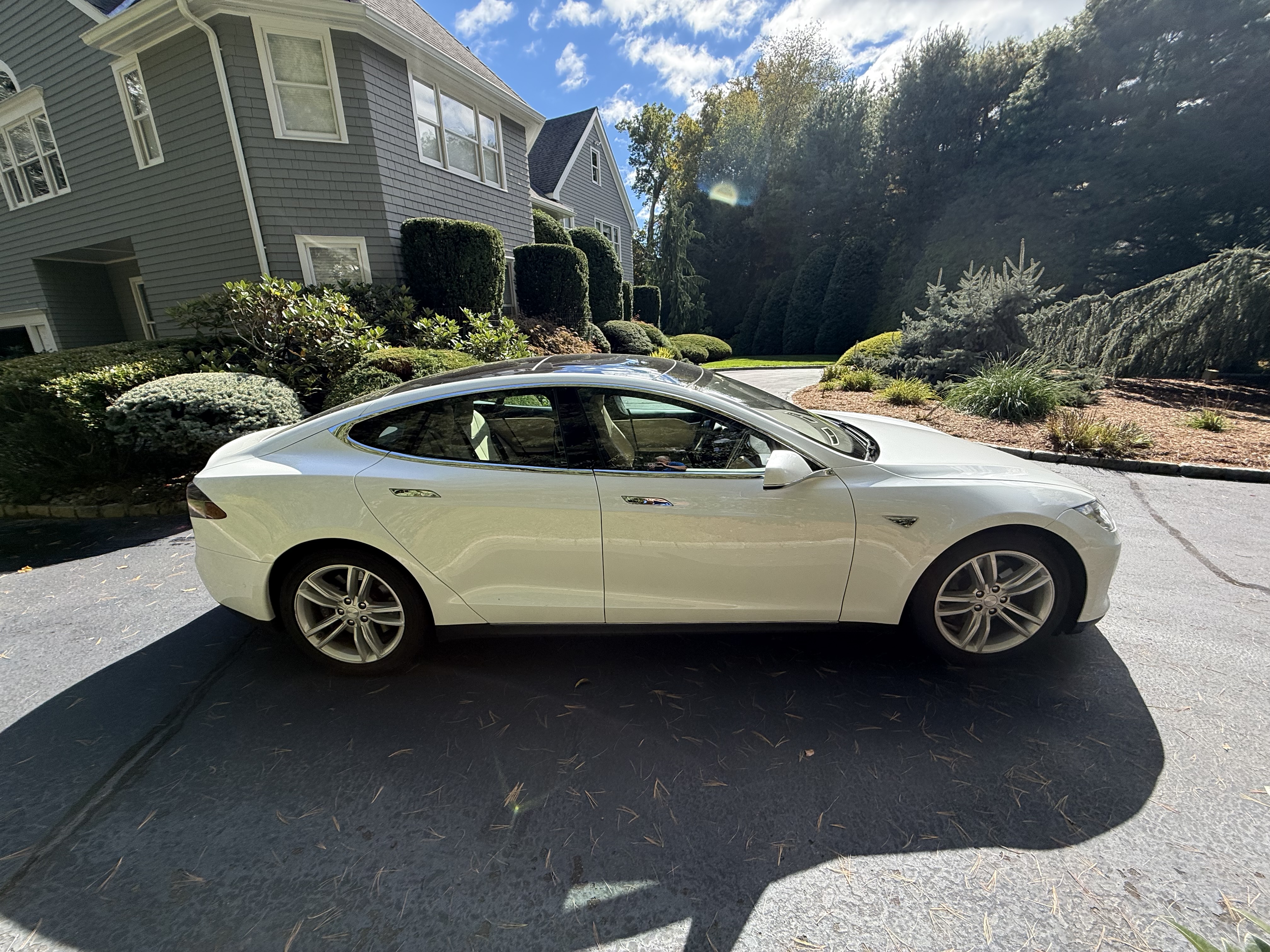 Used 2015 Tesla Model S 90D AWD/4WD image 4