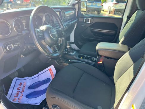 Used 2018 Jeep Wrangler Unlimited Sport S image 2