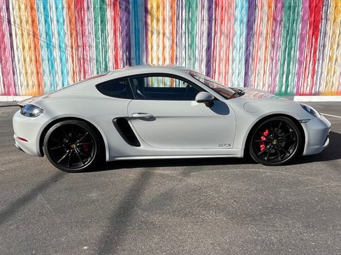 Used 2018 Porsche 718 Cayman GTS image 6